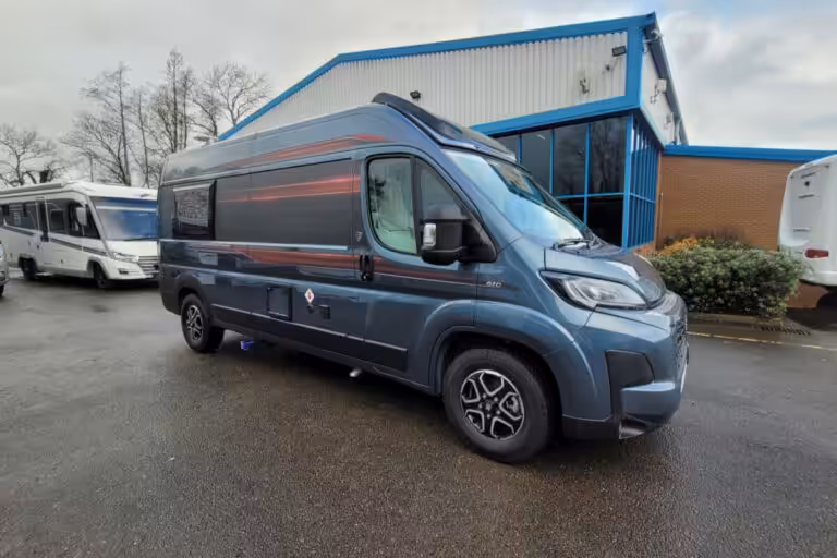 76B0A6 02 Autotrail VLine610SE SG064073