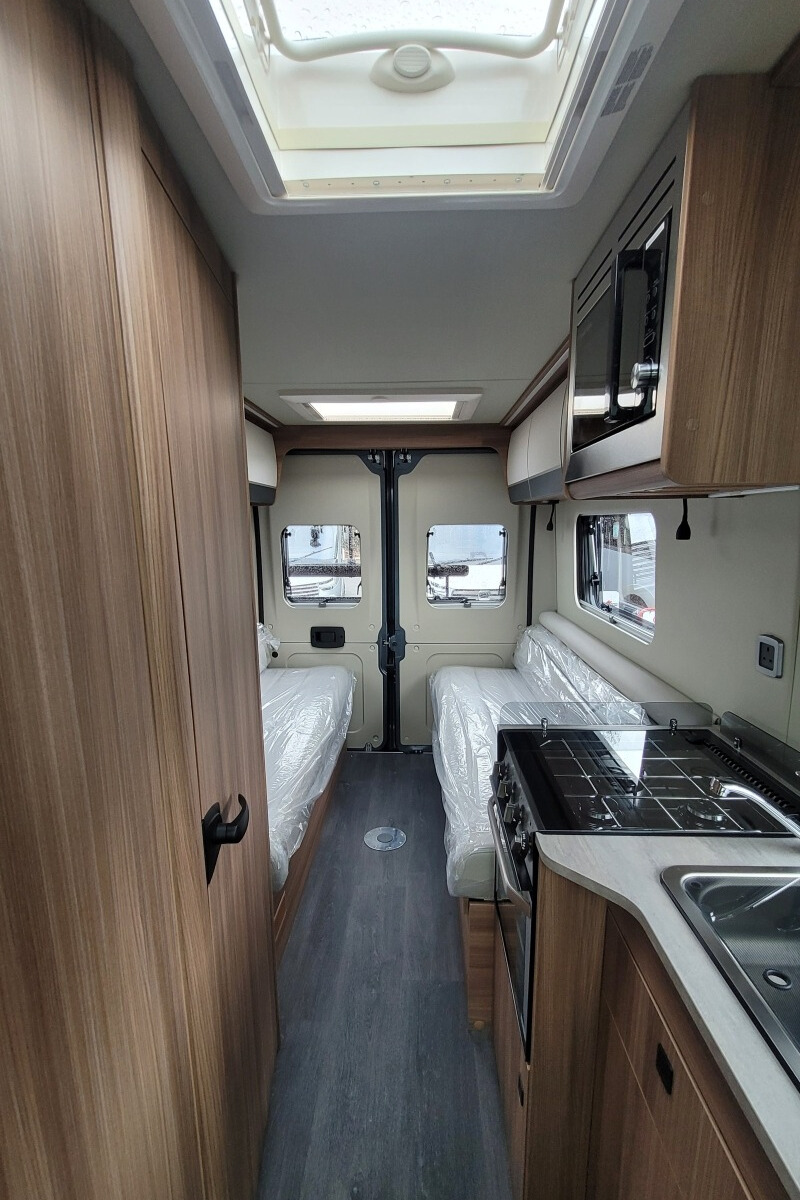 76B0A6 22 Autotrail VLine610SE SG064073