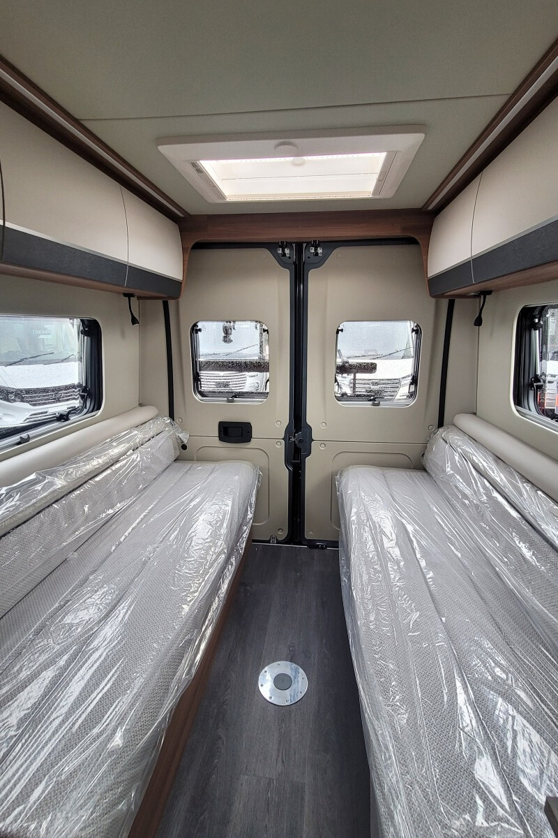 76B0A6 23 Autotrail VLine610SE SG064073