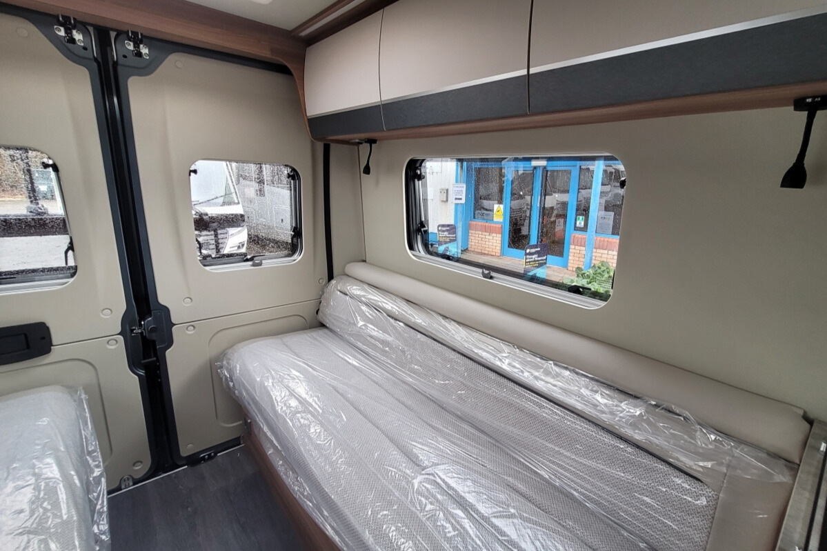 76B0A6 25 Autotrail VLine610SE SG064073