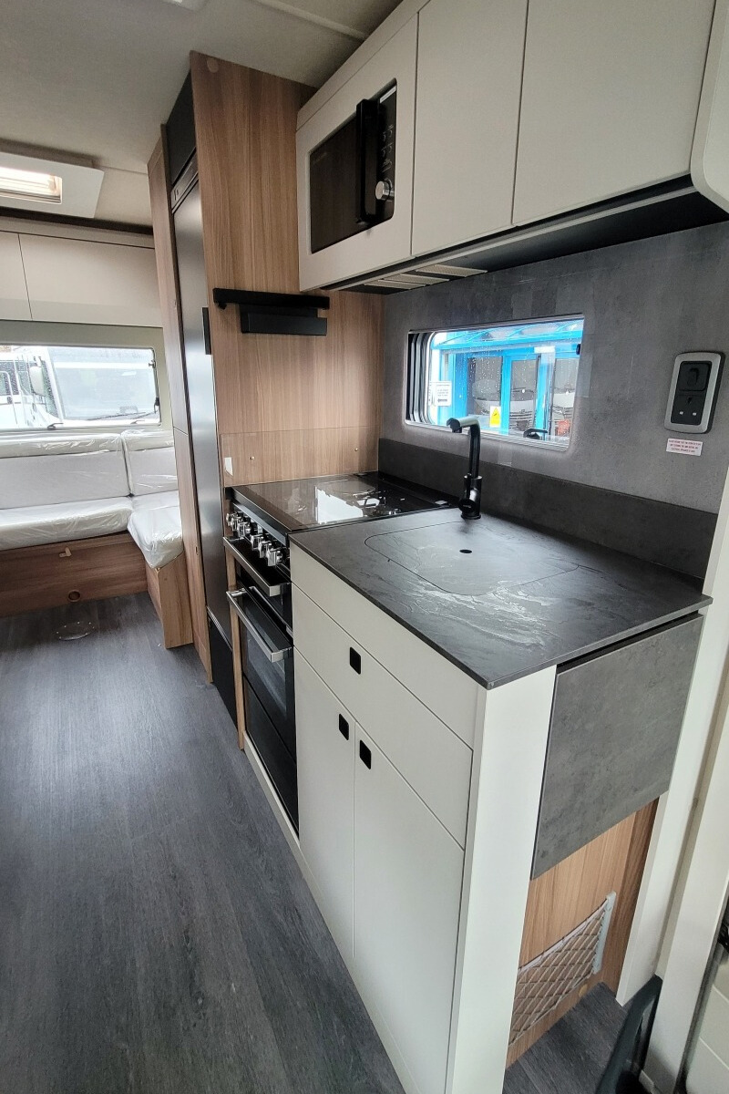 76B0B6 18 Autotrail Imala736 SMC16154