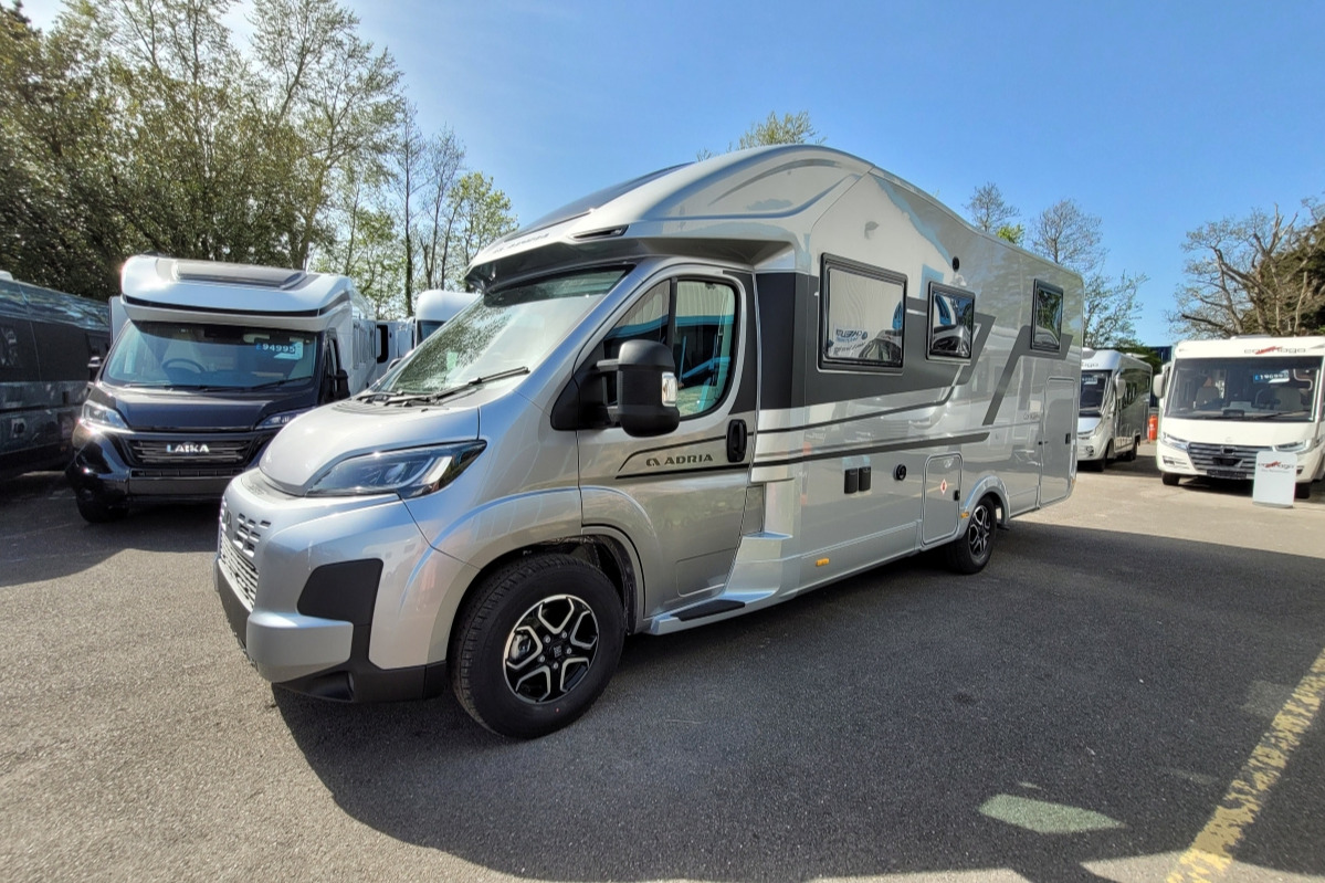 76B336 06 Adria CoralSupreme670SL TMC33518