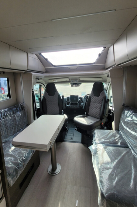 76B37E 13 Adria MatrixSupreme670DL TMC33757