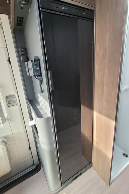 76B37E 22 Adria MatrixSupreme670DL TMC33757