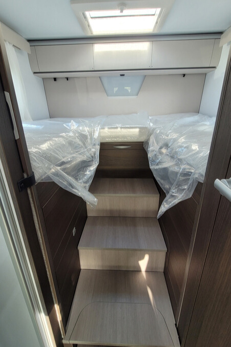 76B37E 24 Adria MatrixSupreme670DL TMC33757