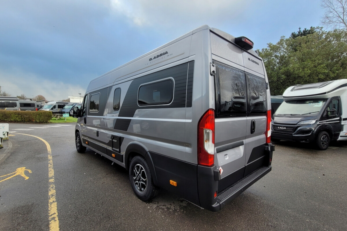 76B38A 05 Adria TwinSupreme640SGX SMC02085