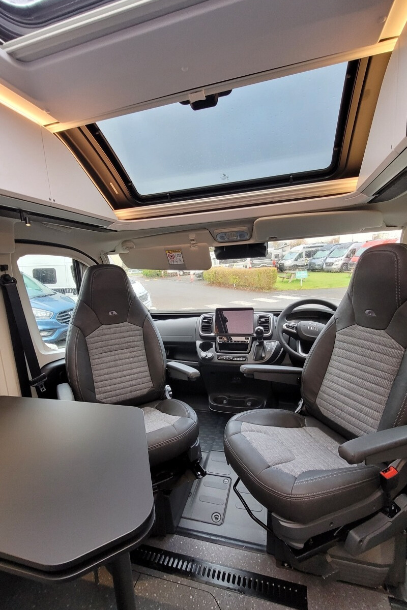 76B38A 10 Adria TwinSupreme640SGX SMC02085