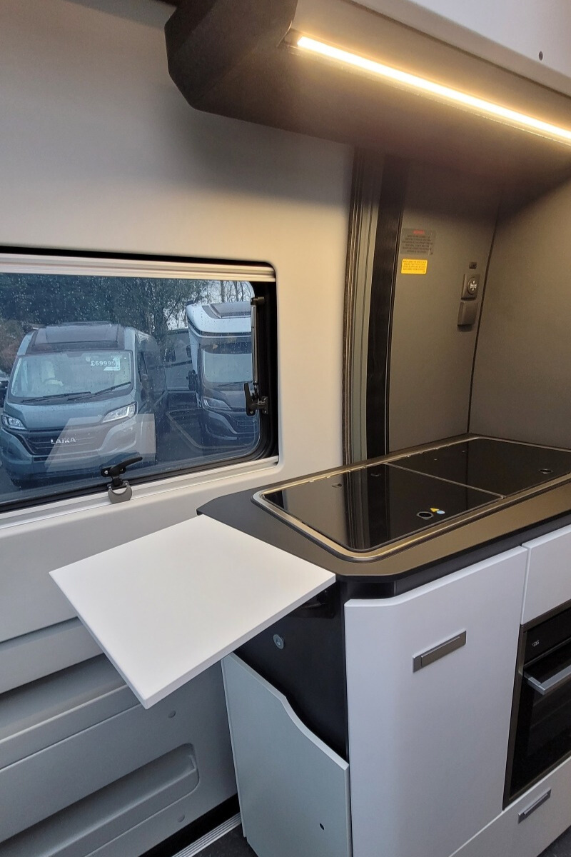 76B38A 15 Adria TwinSupreme640SGX SMC02085