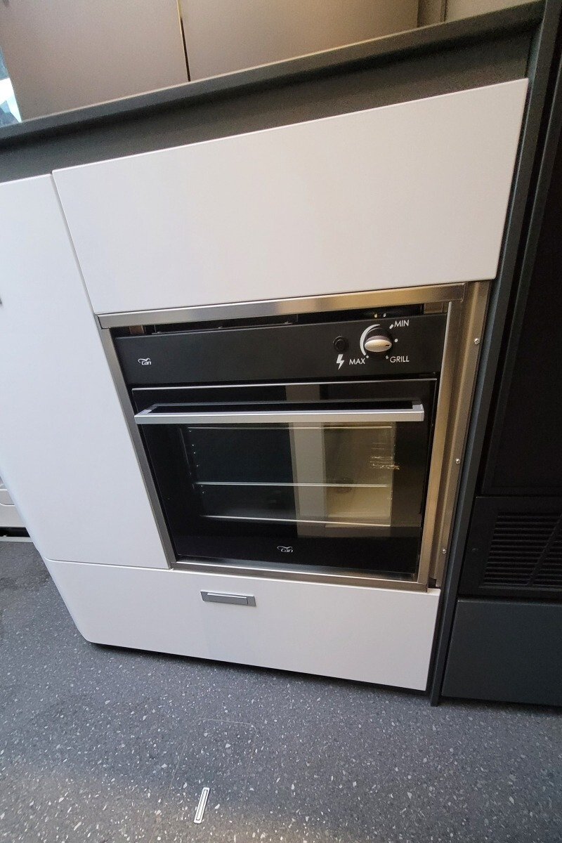 76B38A 18 Adria TwinSupreme640SGX SMC02085