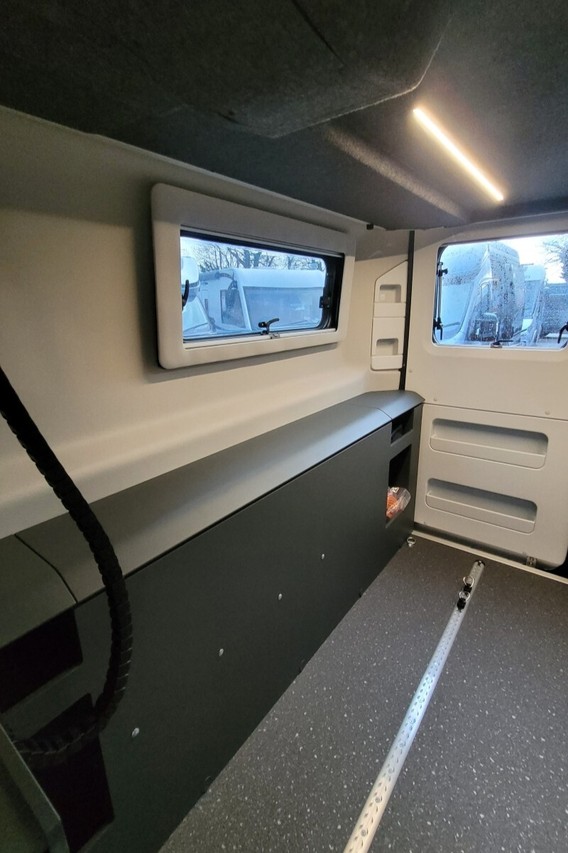 76B38A 23 Adria TwinSupreme640SGX SMC02085