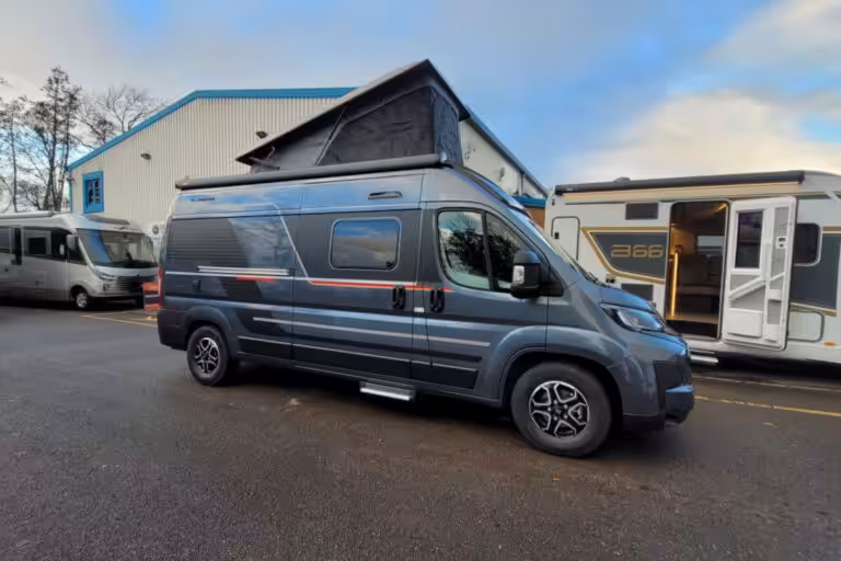 76B39E 02 Adria TwinSports600SPB SMB90188