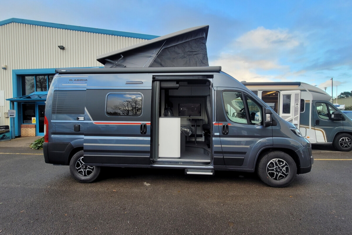 76B39E 07 Adria TwinSports600SPB SMB90188