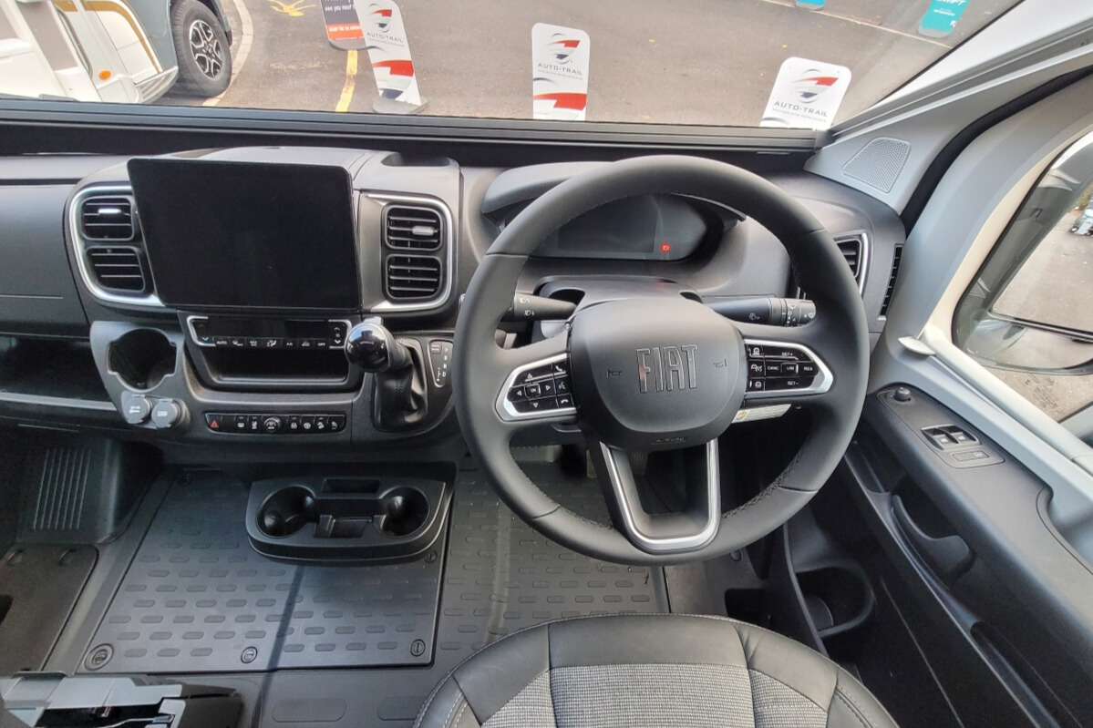 76B39E 08 Adria TwinSports600SPB SMB90188