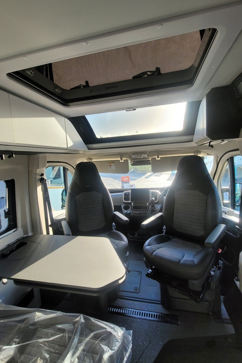 76B39E 12 Adria TwinSports600SPB SMB90188