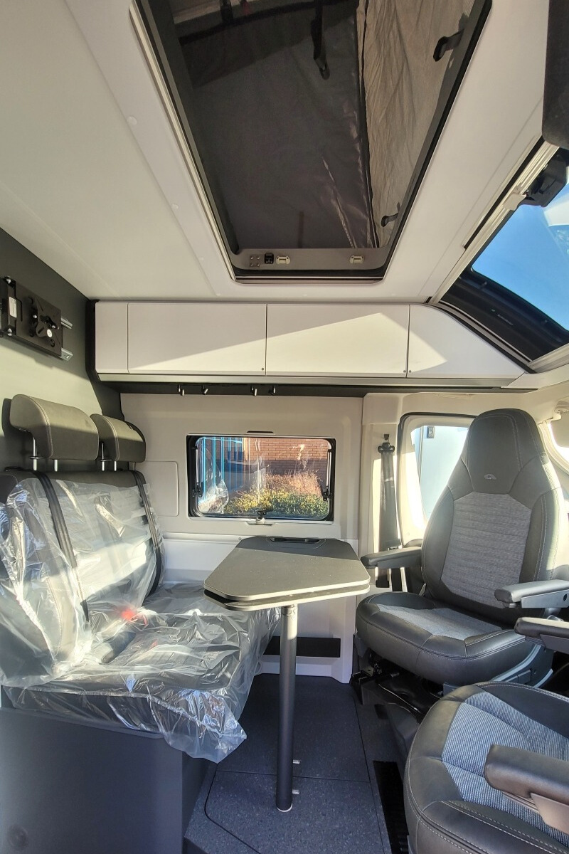 76B39E 14 Adria TwinSports600SPB SMB90188