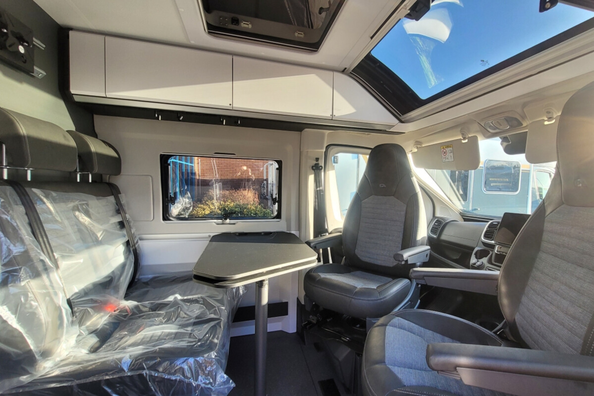 76B39E 15 Adria TwinSports600SPB SMB90188