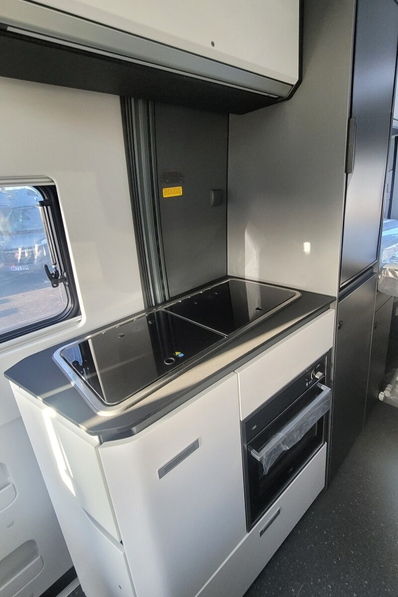 76B39E 18 Adria TwinSports600SPB SMB90188