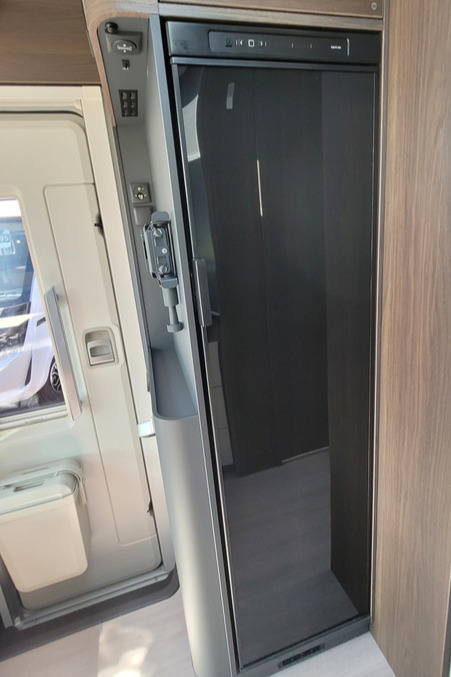 76B3C6 20 Adria MatrixSupreme670DC TMC45365