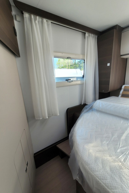 76B3C6 25 Adria MatrixSupreme670DC TMC45365