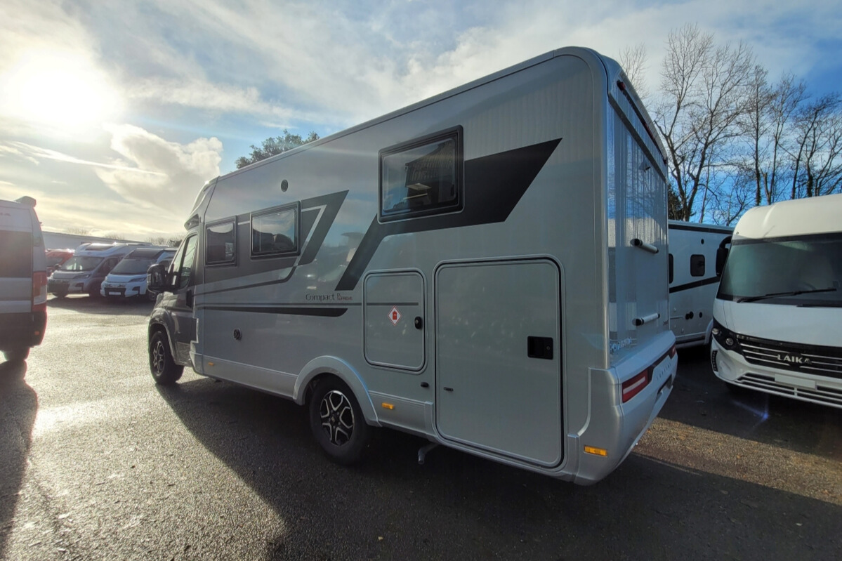 76B3D6 04 Adria CompactSupremeDL SMC15818