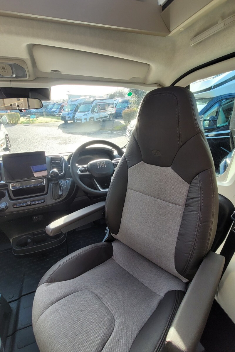 76B3D6 11 Adria CompactSupremeDL SMC15818