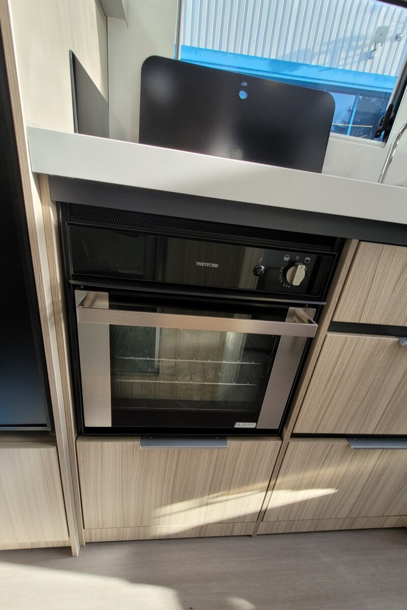 76B3D6 21 Adria CompactSupremeDL SMC15818