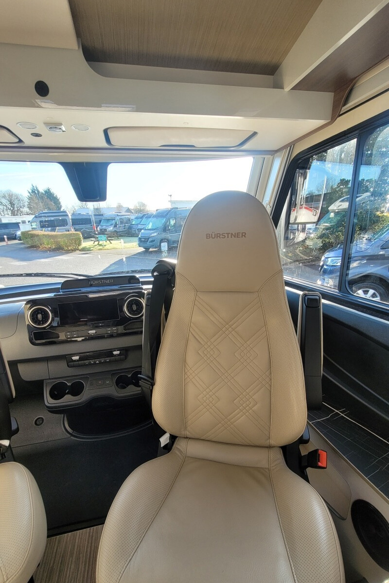 76C336 10 Burstner EleganceI920G WR73VSY