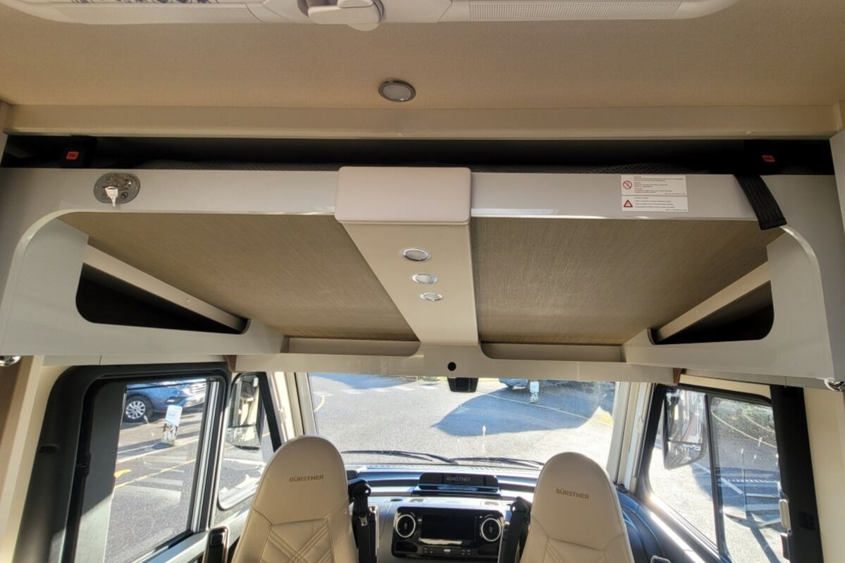 76C336 12 Burstner EleganceI920G WR73VSY