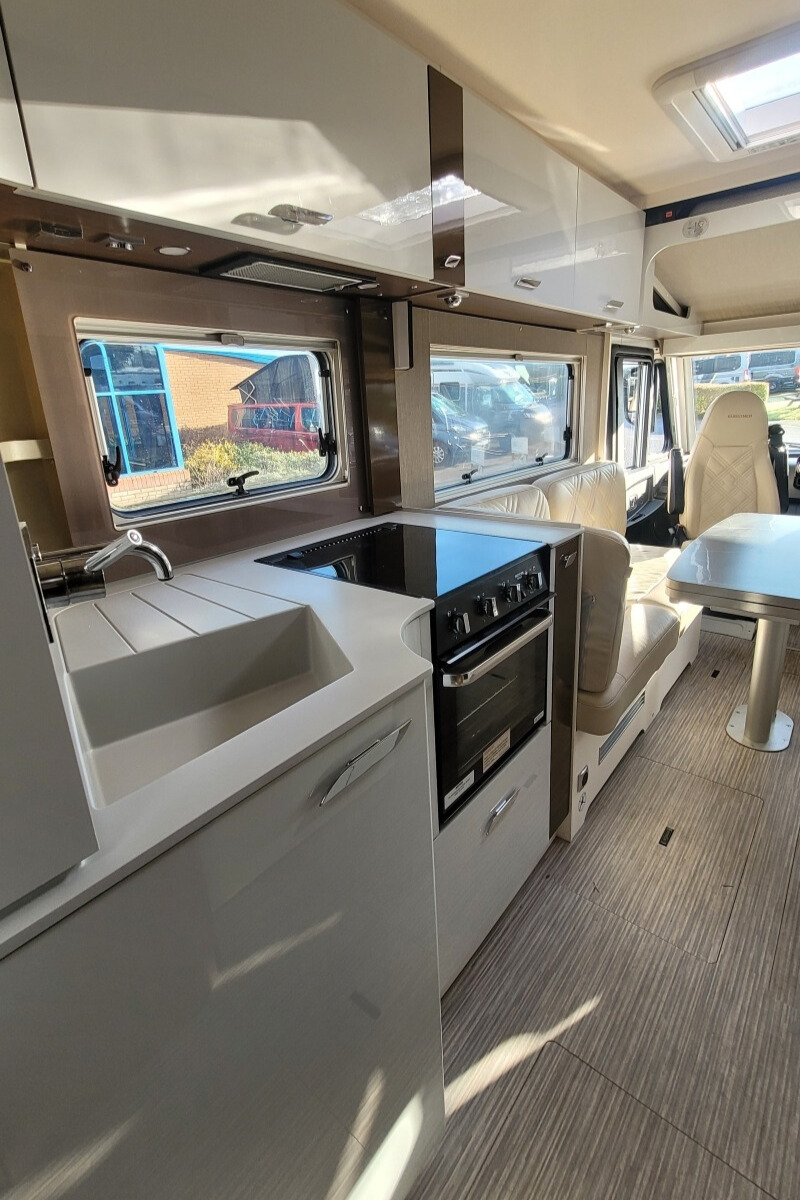 76C336 22 Burstner EleganceI920G WR73VSY
