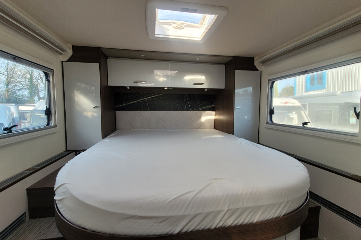 76C336 26 Burstner EleganceI920G WR73VSY