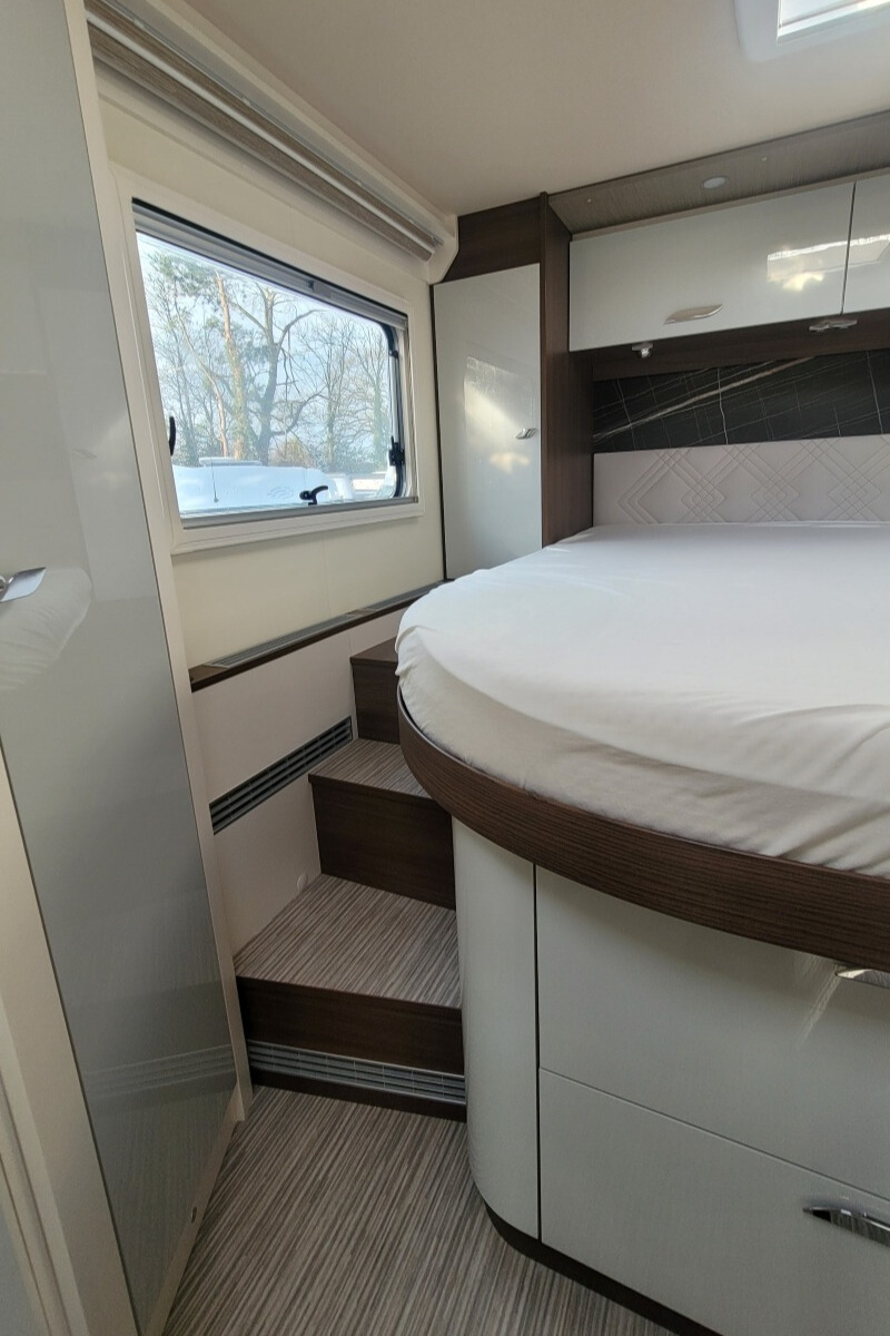 76C336 27 Burstner EleganceI920G WR73VSY