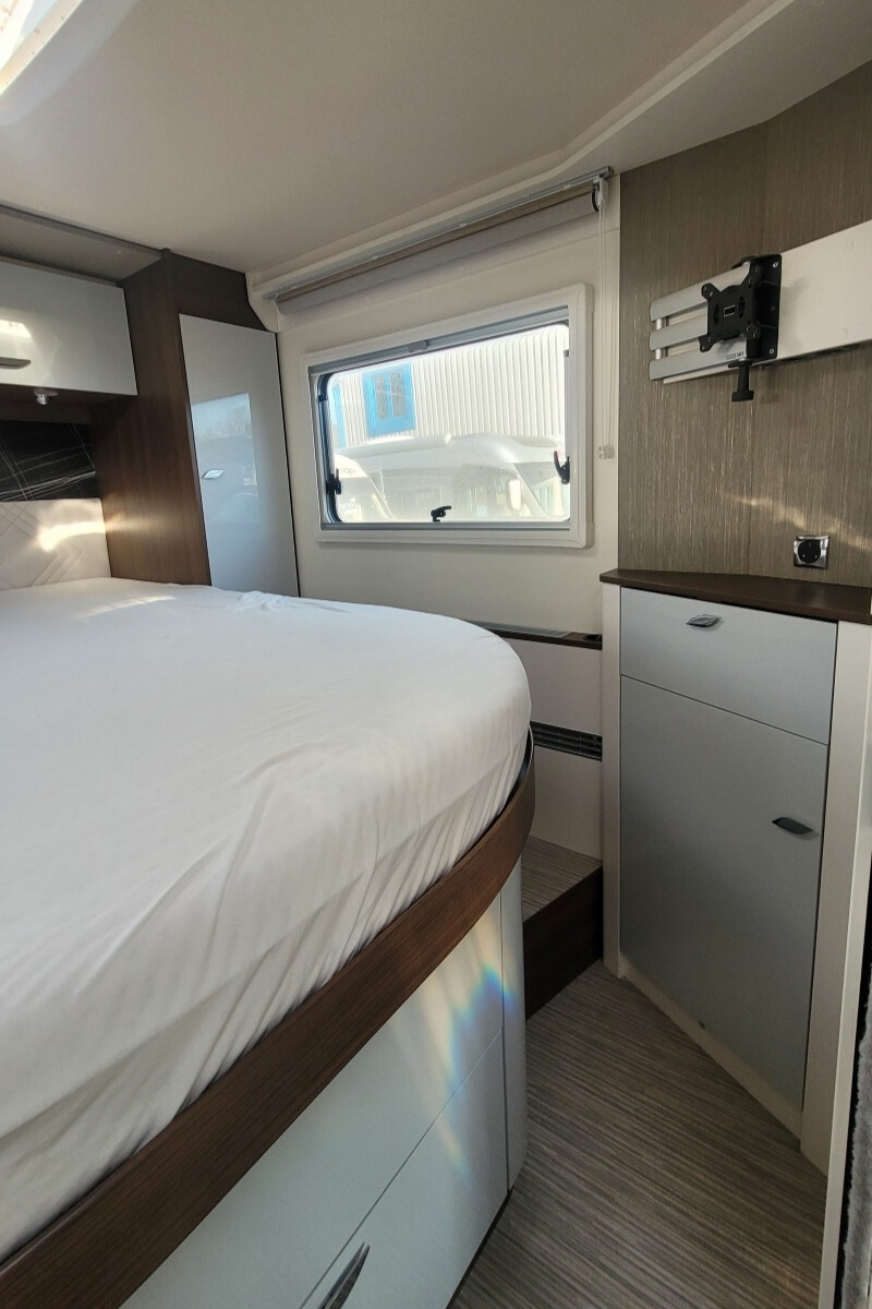 76C336 28 Burstner EleganceI920G WR73VSY