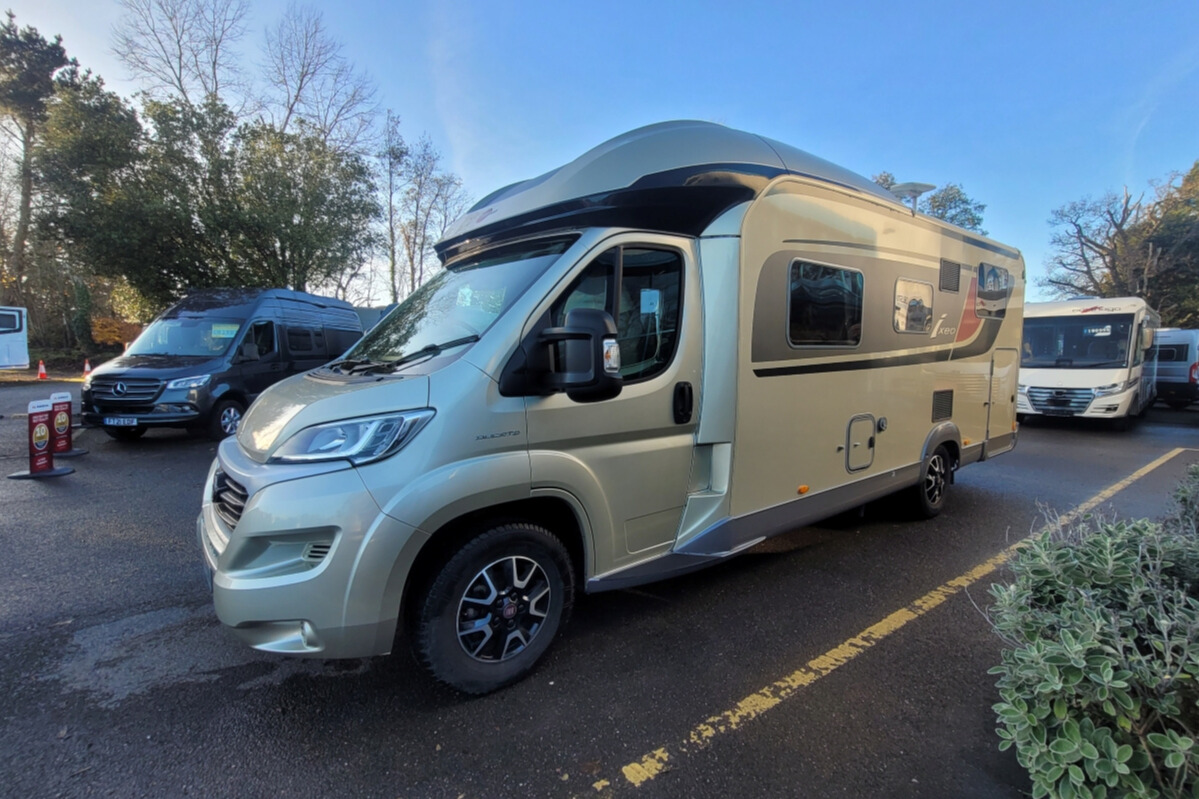 76C4F2 05 Burstner IxeoIT728G WA17EVM