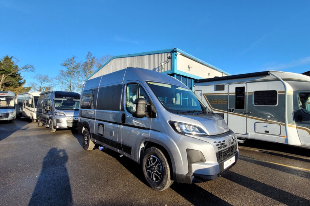 76F43A_01-Autotrail-Expedition54-SG056404.jpg