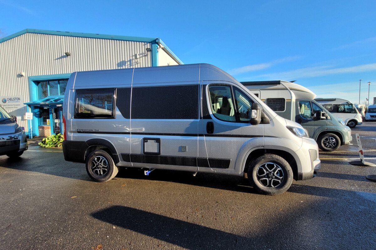 76F43A 02 Autotrail Expedition54 SG056404