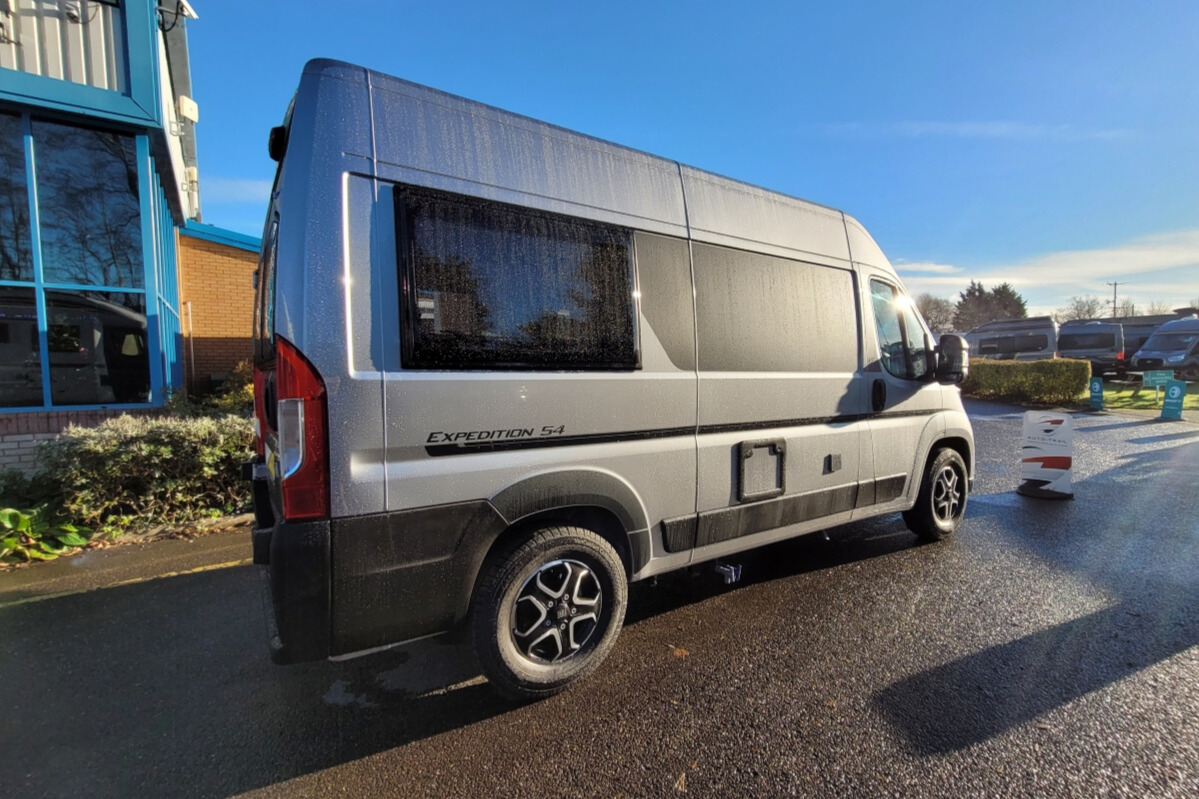 76F43A 04 Autotrail Expedition54 SG056404