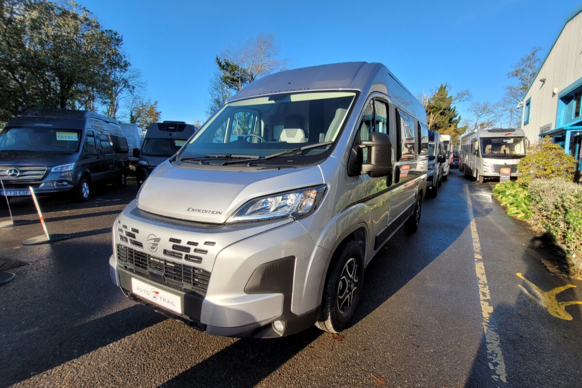 76F43A 07 Autotrail Expedition54 SG056404