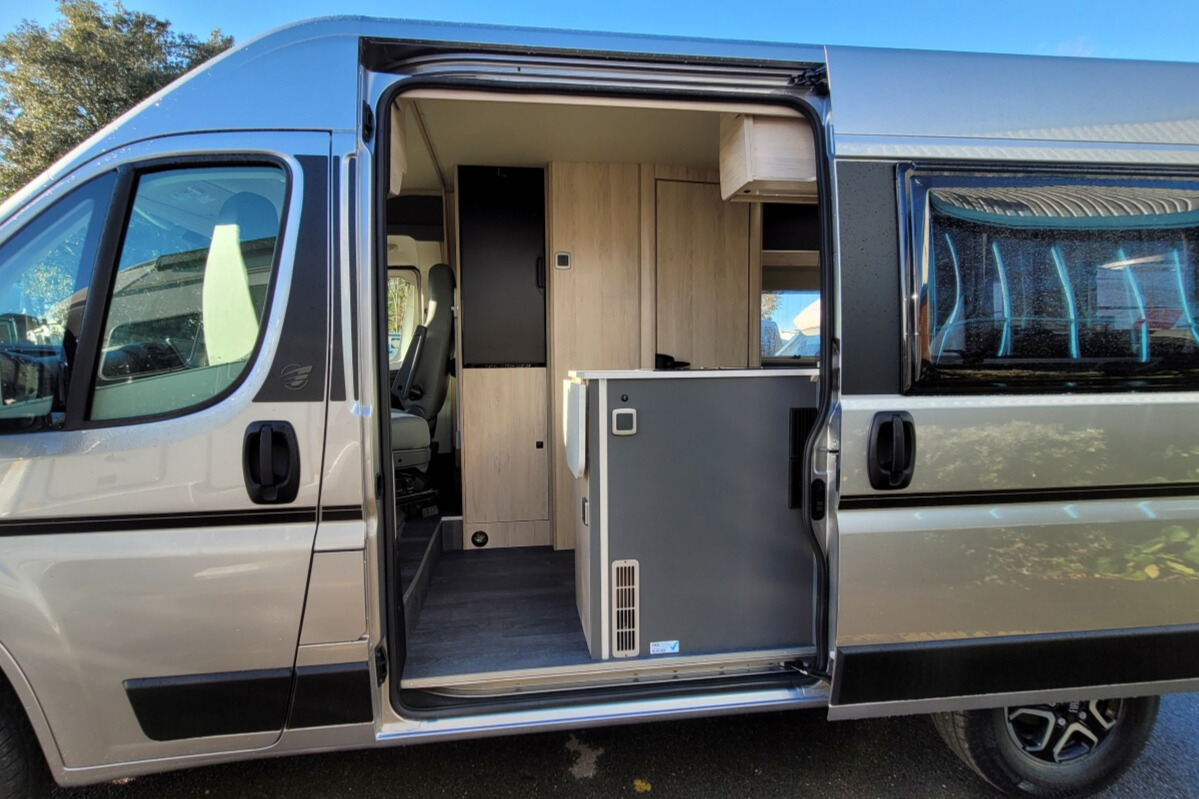 76F43A 09 Autotrail Expedition54 SG056404