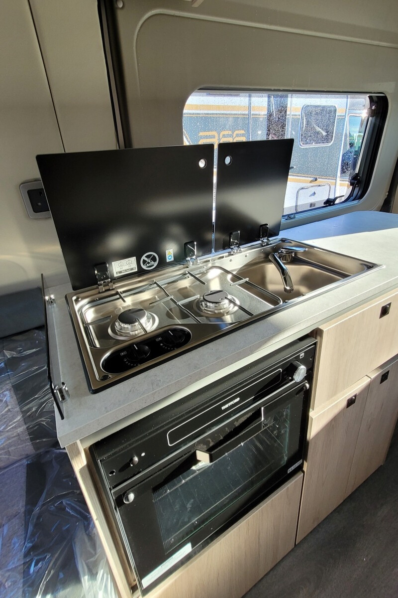 76F43A 17 Autotrail Expedition54 SG056404