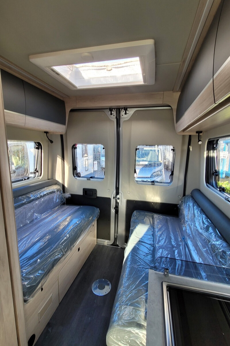 76F43A 21 Autotrail Expedition54 SG056404