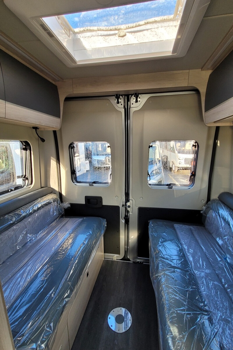 76F43A 22 Autotrail Expedition54 SG056404