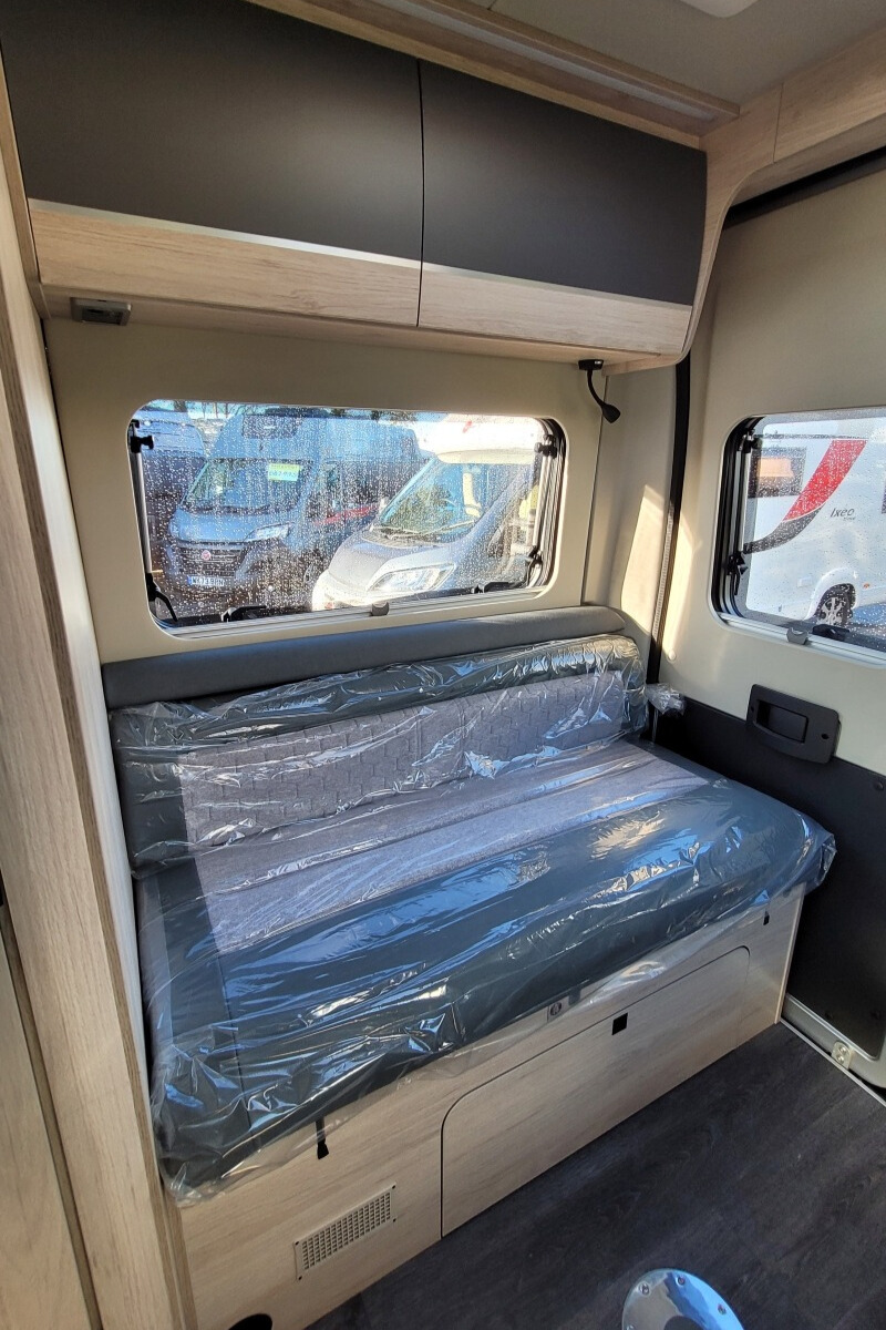 76F43A 23 Autotrail Expedition54 SG056404