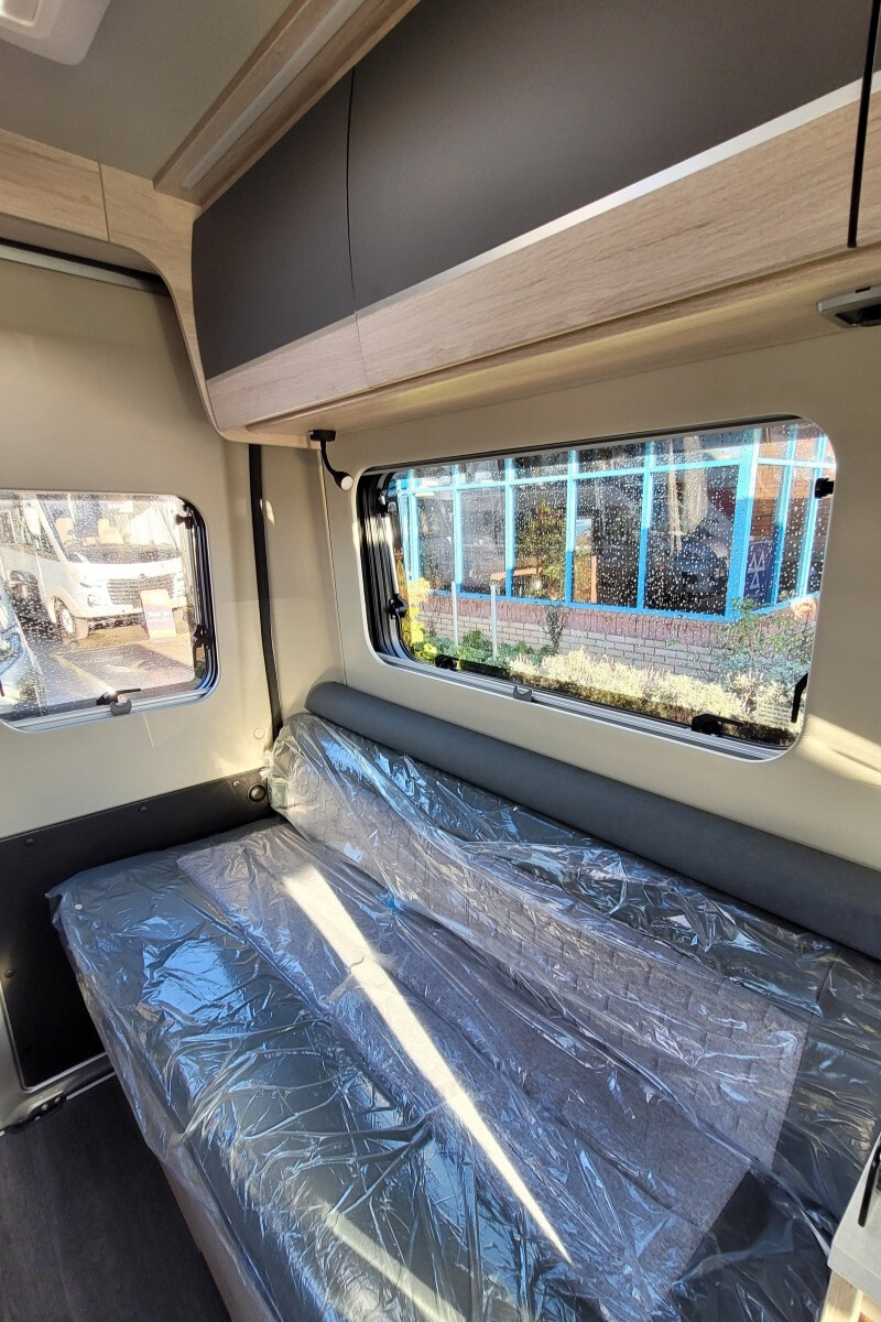 76F43A 24 Autotrail Expedition54 SG056404