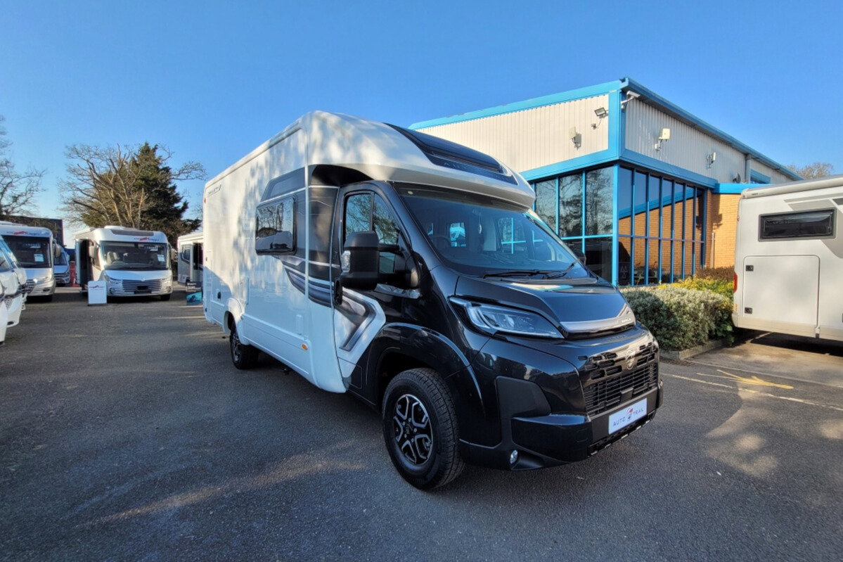 77A526 01 Autotrail Imala736G SMC21447