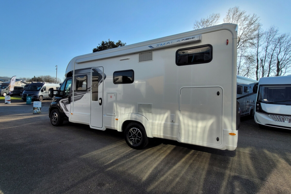 77A526 05 Autotrail Imala736G SMC21447