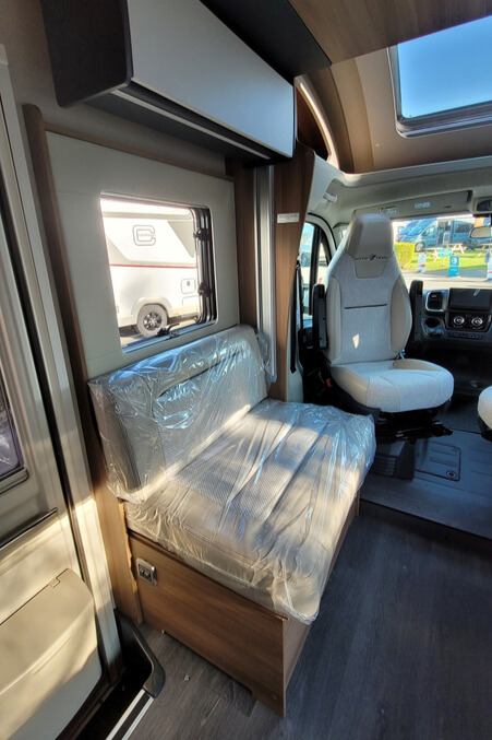 77A526 12 Autotrail Imala736G SMC21447