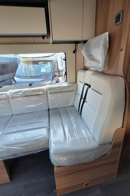 77A526 13 Autotrail Imala736G SMC21447