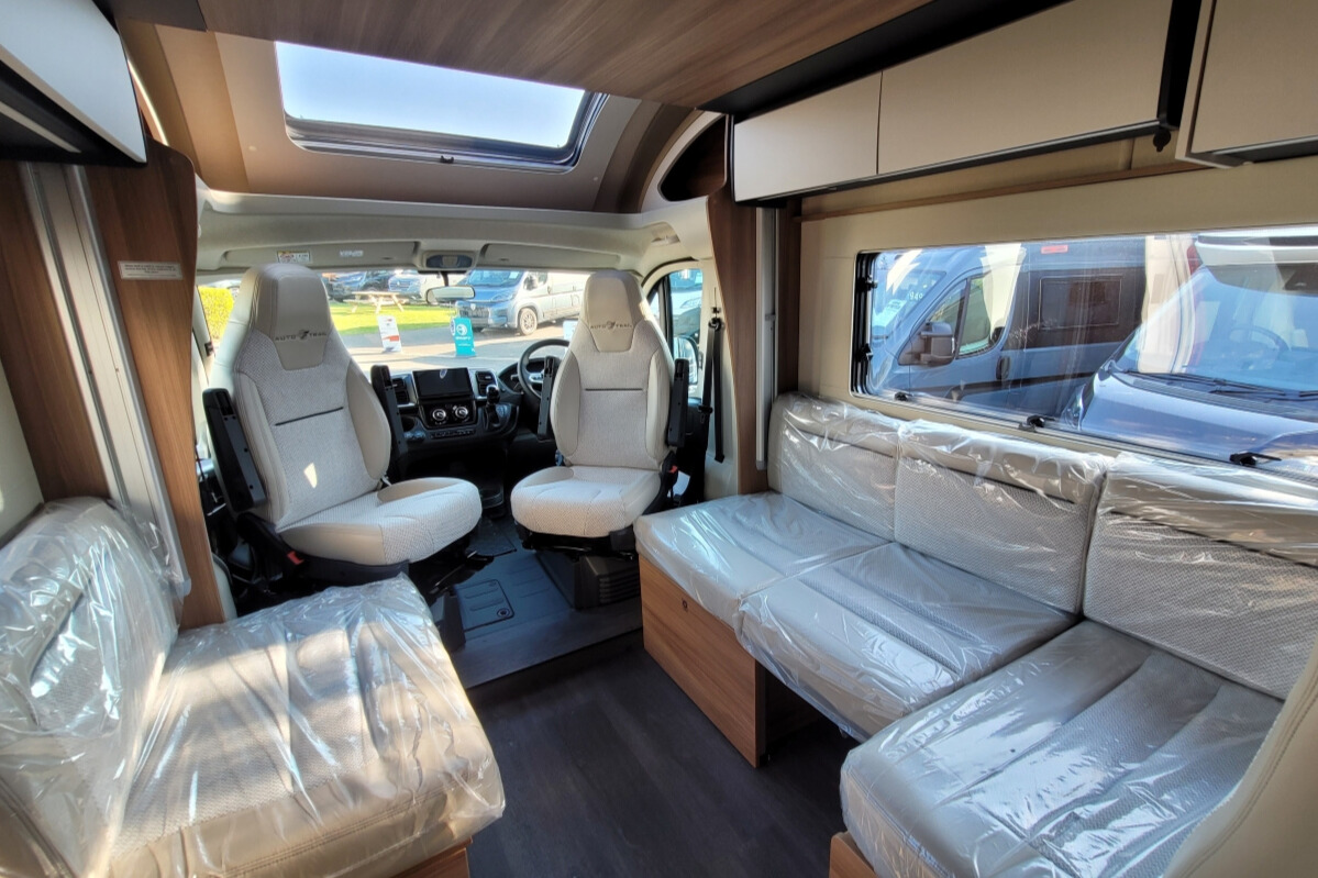 77A526 14 Autotrail Imala736G SMC21447