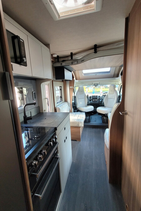 77A526 17 Autotrail Imala736G SMC21447