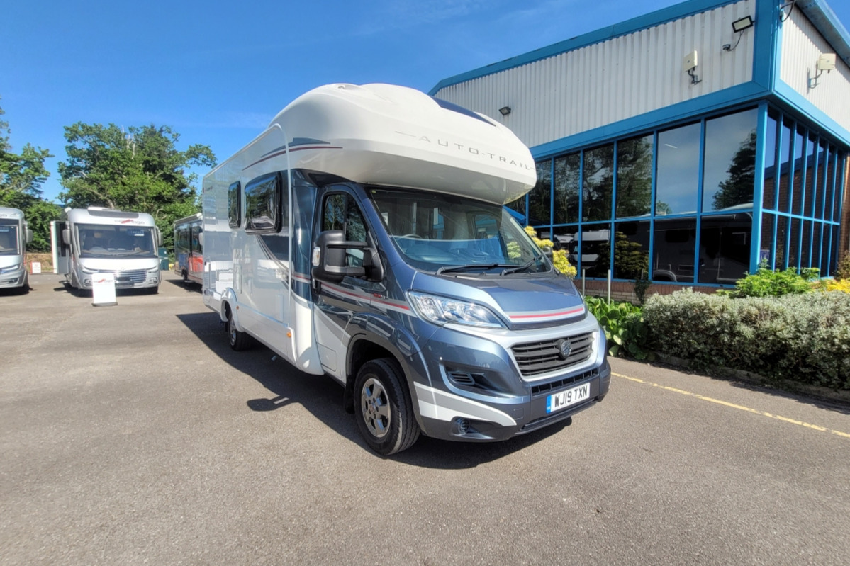 77CF86 01 Autotrail TributeT736G WJ19TXN